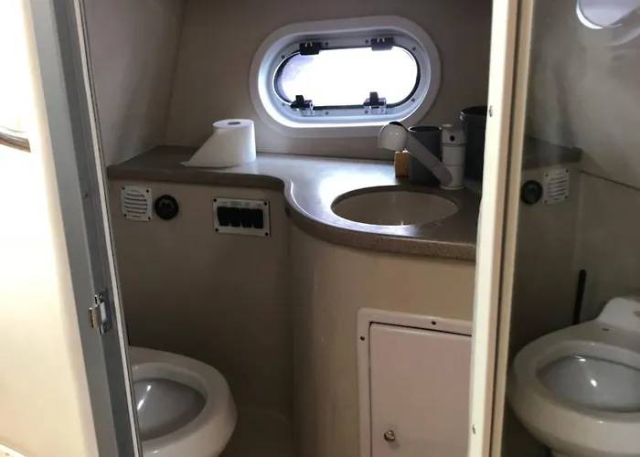 Bateaux à Quai Porquerolles Hyères