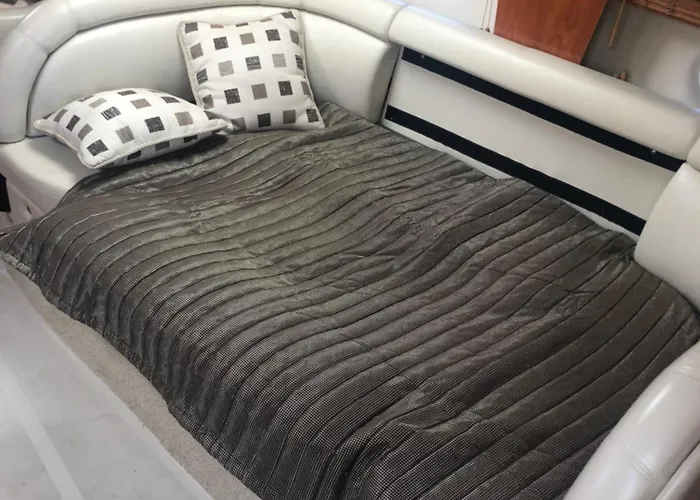 Bateaux à Quai Porquerolles Botel